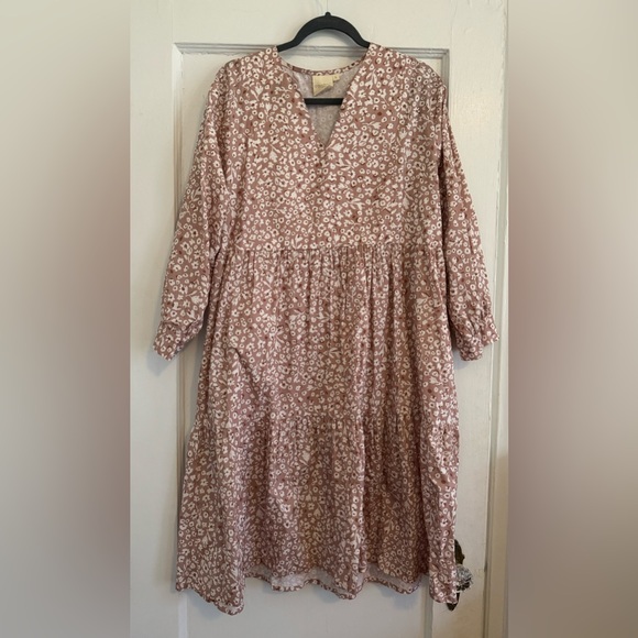 Reistor Ruched Midi Dress - Picture 3 of 3